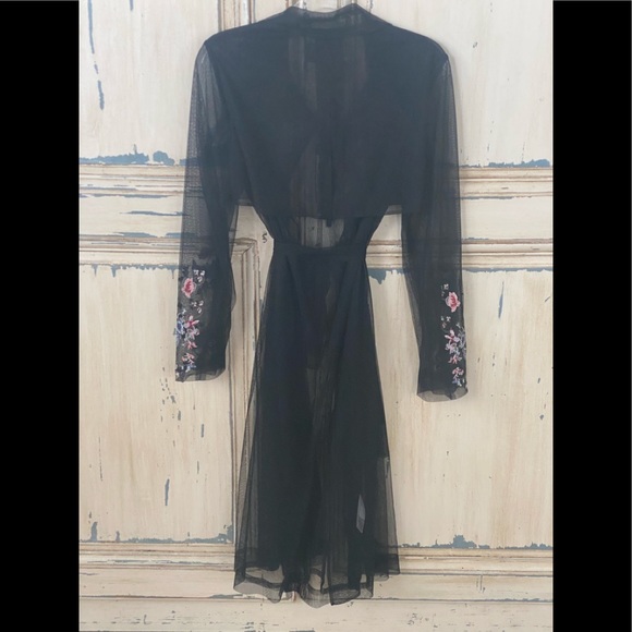 BCBG MAXAZRIA BLACK SHEER LONG COVER NWT - Picture 2 of 6